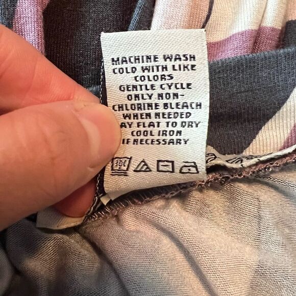 3 for $30! American rag patterned top - Picture 4 of 9